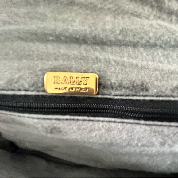 Bally - Double Flap Quilted Lamb Skin Shoulder Bag - Black - Vintage - EUC - Picture 14 of 17